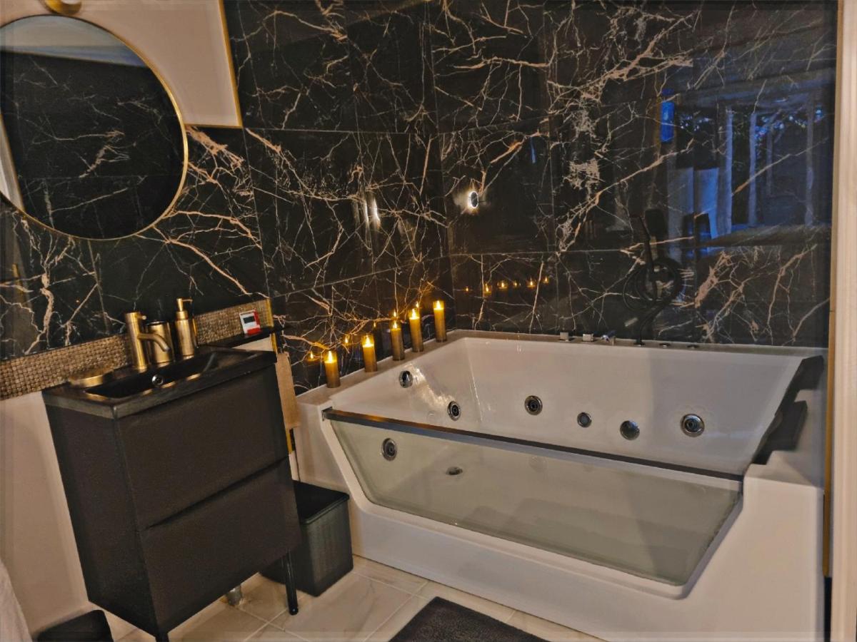 Très belle dépendance relaxante totalement indépendante - B&B Tours