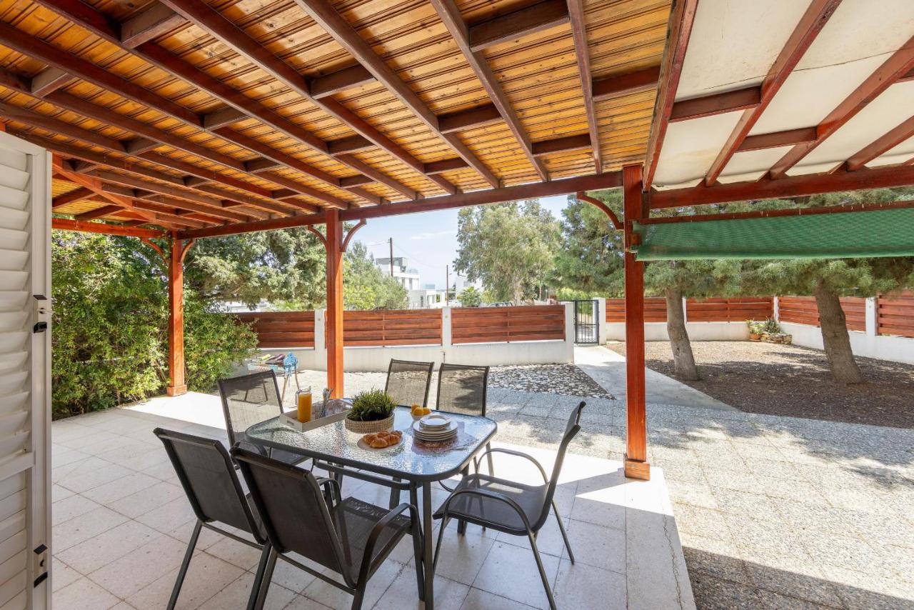 Larnaca Seaside Villa Marina 44 - B&B