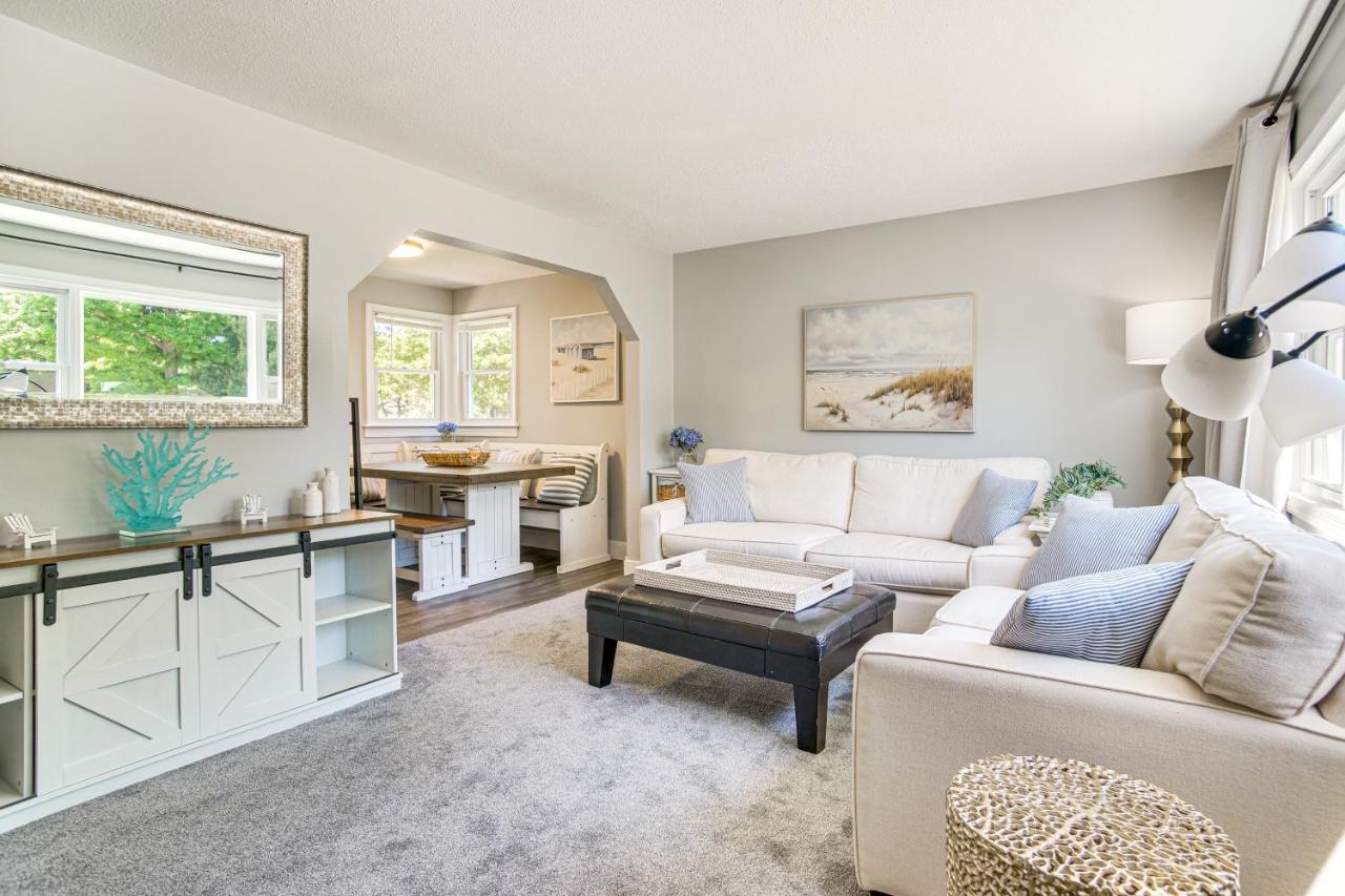 Private Beach and Fire Pit Cape Cod Retreat! - B&B Falmouth