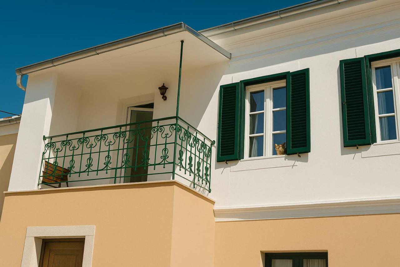 Superior One-Bedroom Apartment with Balcony