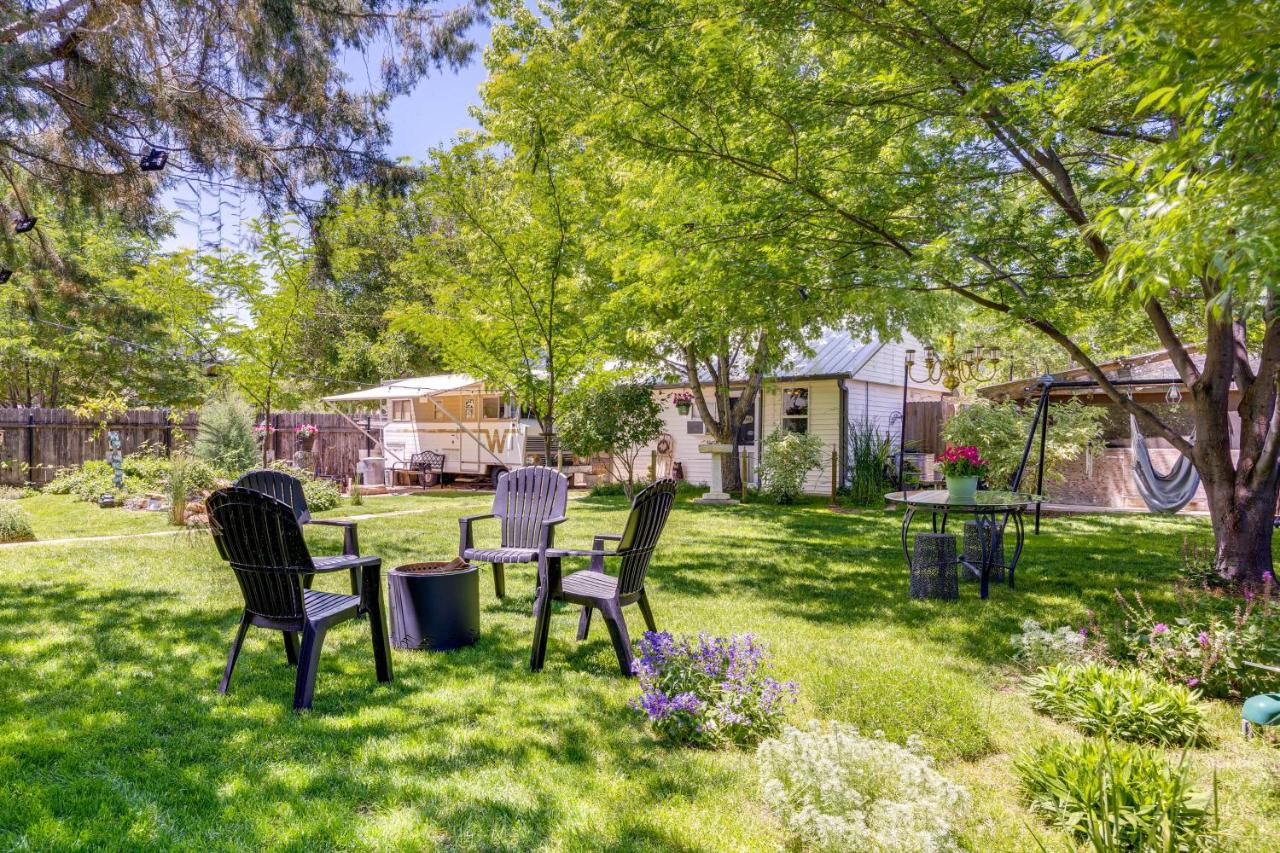 Las Animas Studio with Lush Backyard Paradise! - Chambres d’hôtes Las Animas