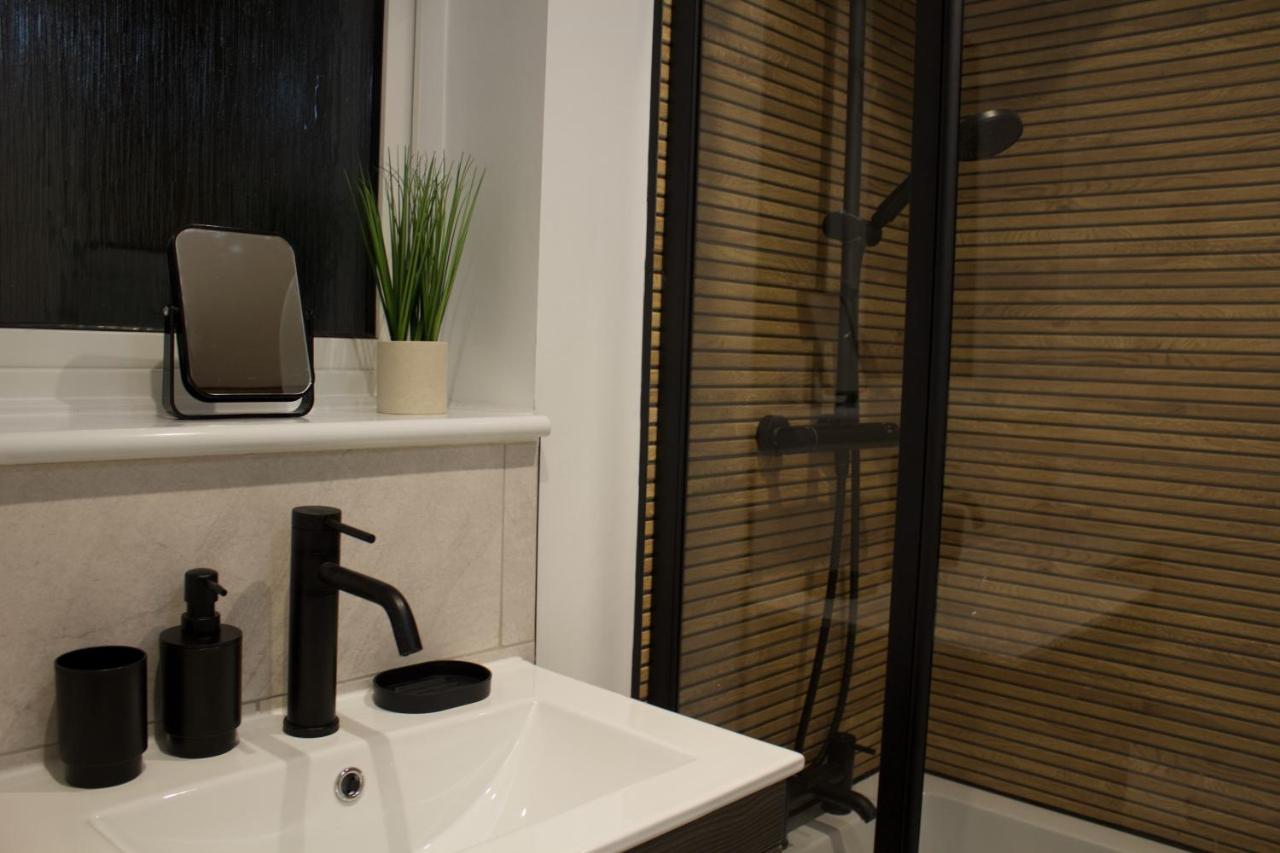 Cosy 2 bed house in Nottingham - with balcony - Ferienwohnung Nottingham