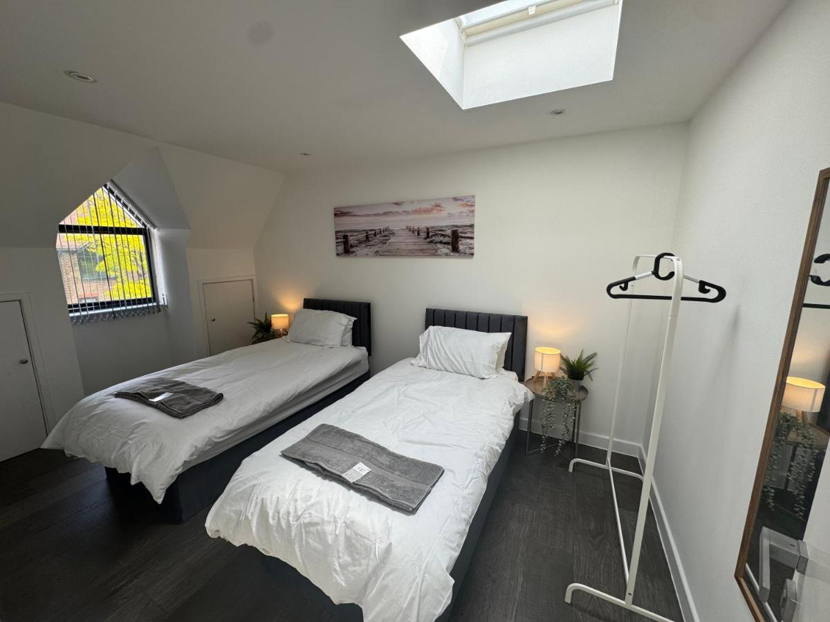 2BR Flat in Prime Location - B&B
