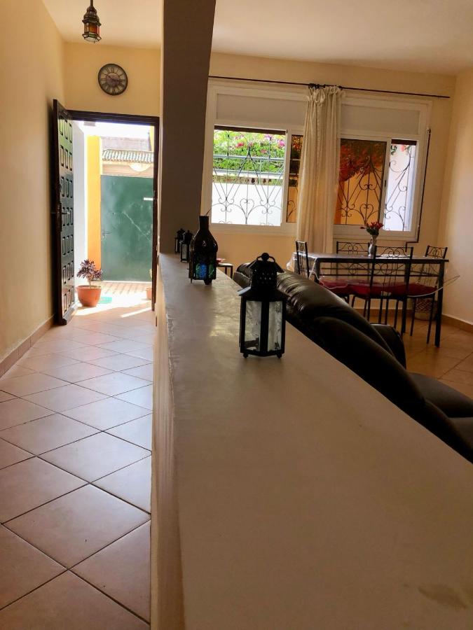 APT traditionnel et très bien situé - WIFI & PARKING - B&B Agadir