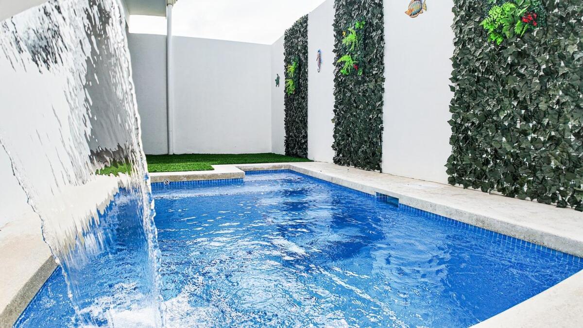Macaw House with private pool in Arenas Herradura - B&B