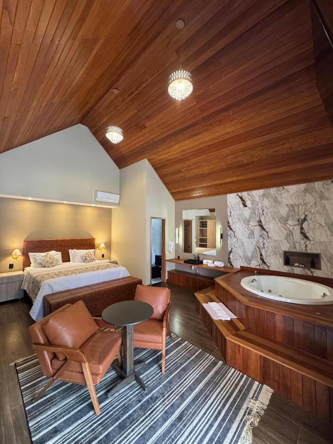 Suite con bañera de hidromasaje - Cama extragrande