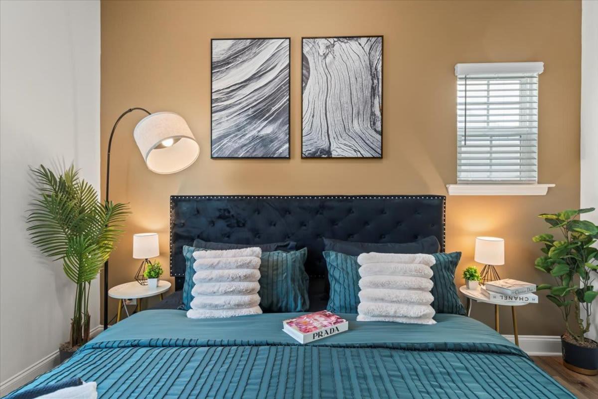 Luxe King 3BR Townhouse Mins to Uptown Charlotte! - B&B