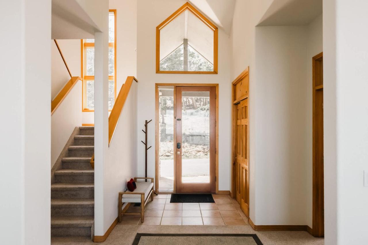 Peaceful Getaway with Hot Tub - Views - Evergreen - B&B Evergreen