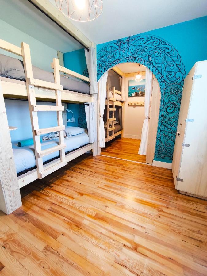 Bed in een Slaapzaal met 6 Bedden