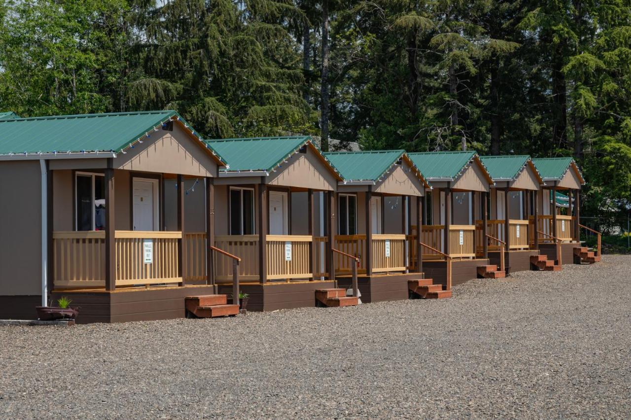 Far West Cabin-Tiny Homes Rental - B&B