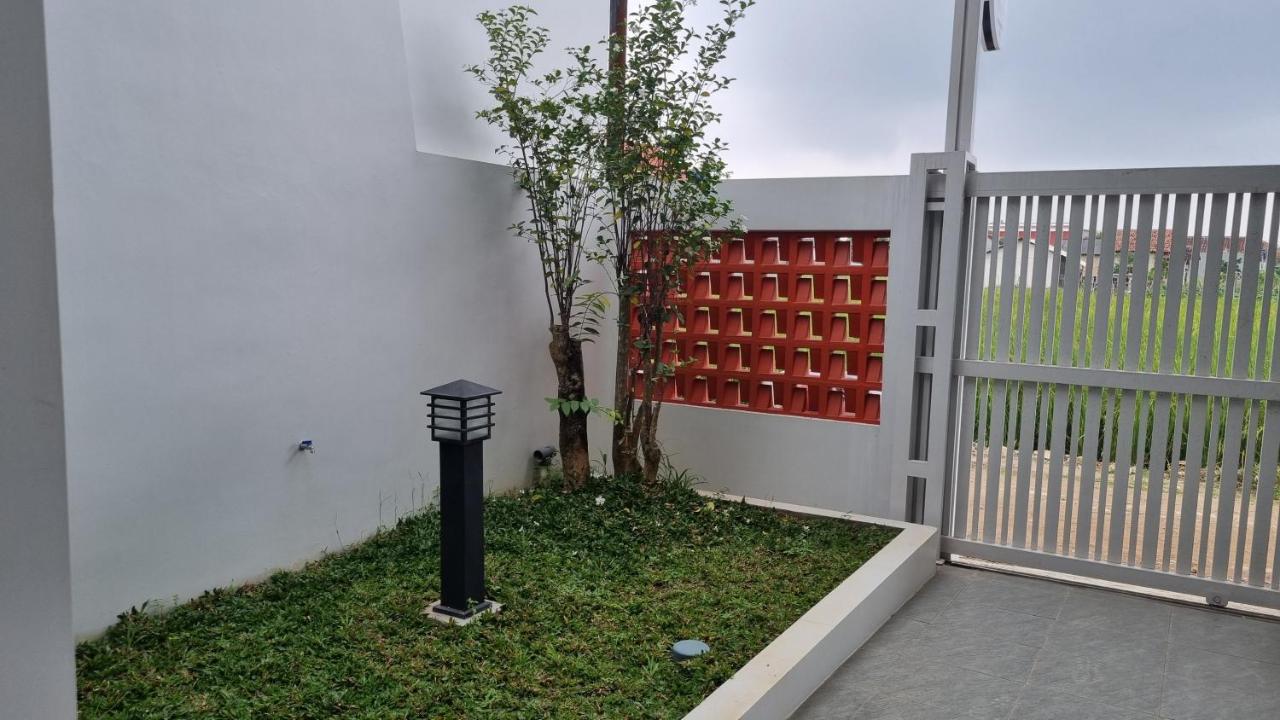 Semesta Luxury Guest House - B&B Geruntang