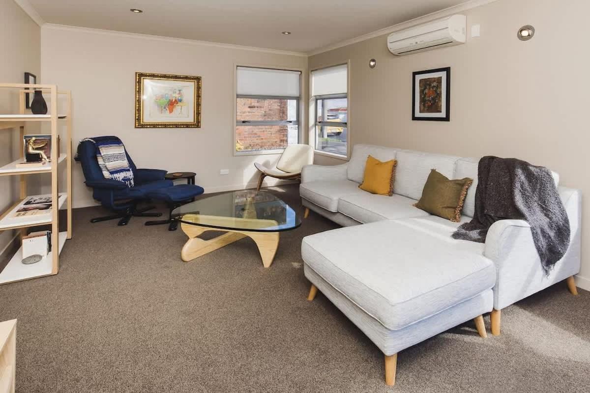 City Sails - 3 BR townhouse in central New Plymouth - B&B