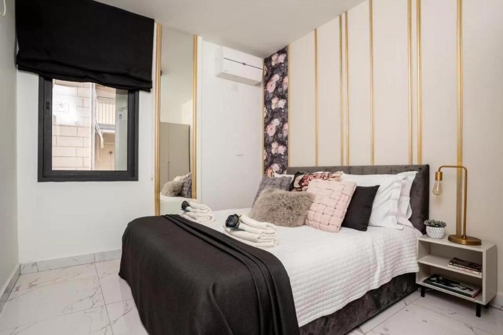 Deluxe Appartement met 2 Slaapkamers en Balkon