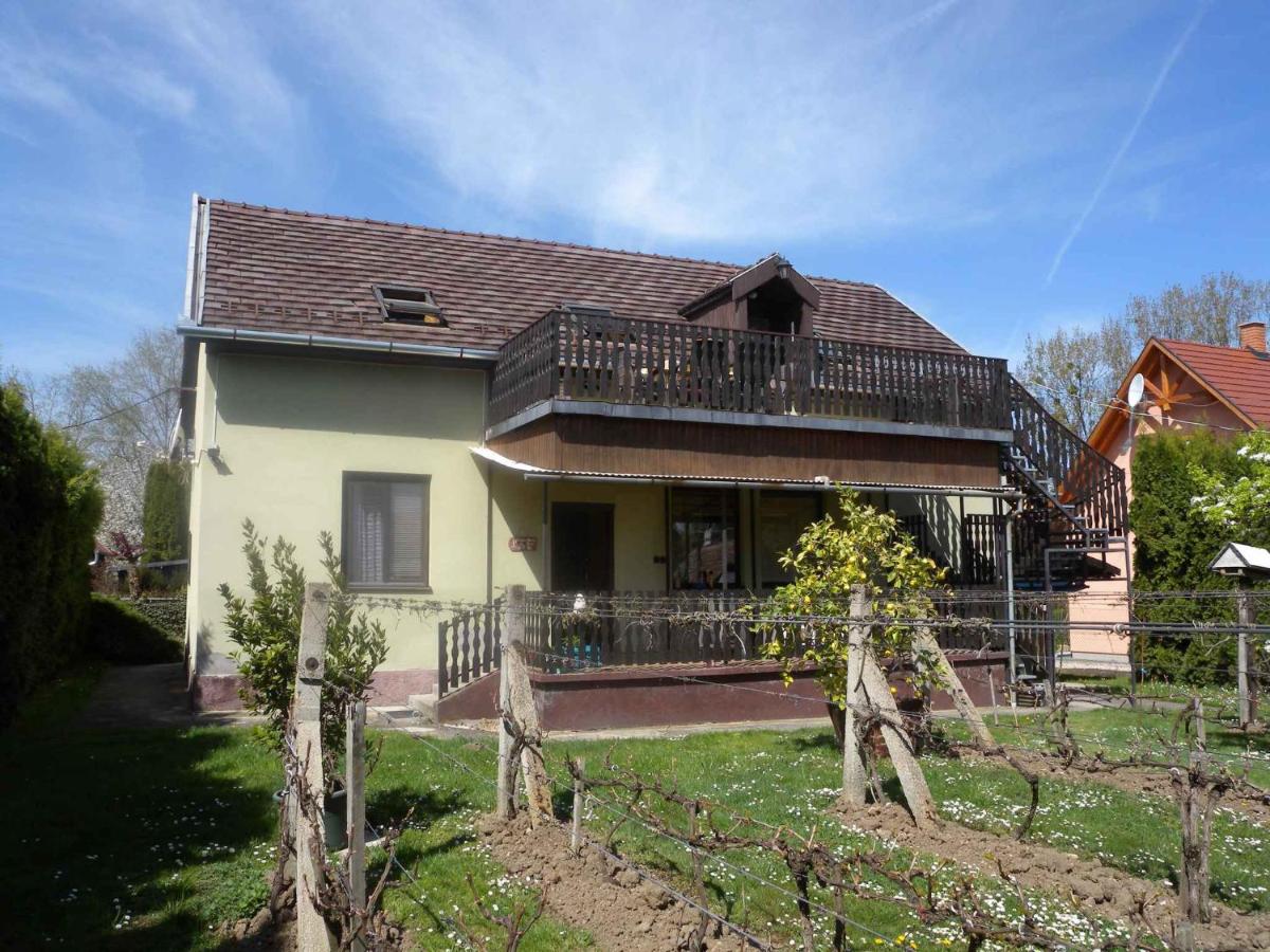 Two-Bedroom Apartment in Balatonbereny II - B&B