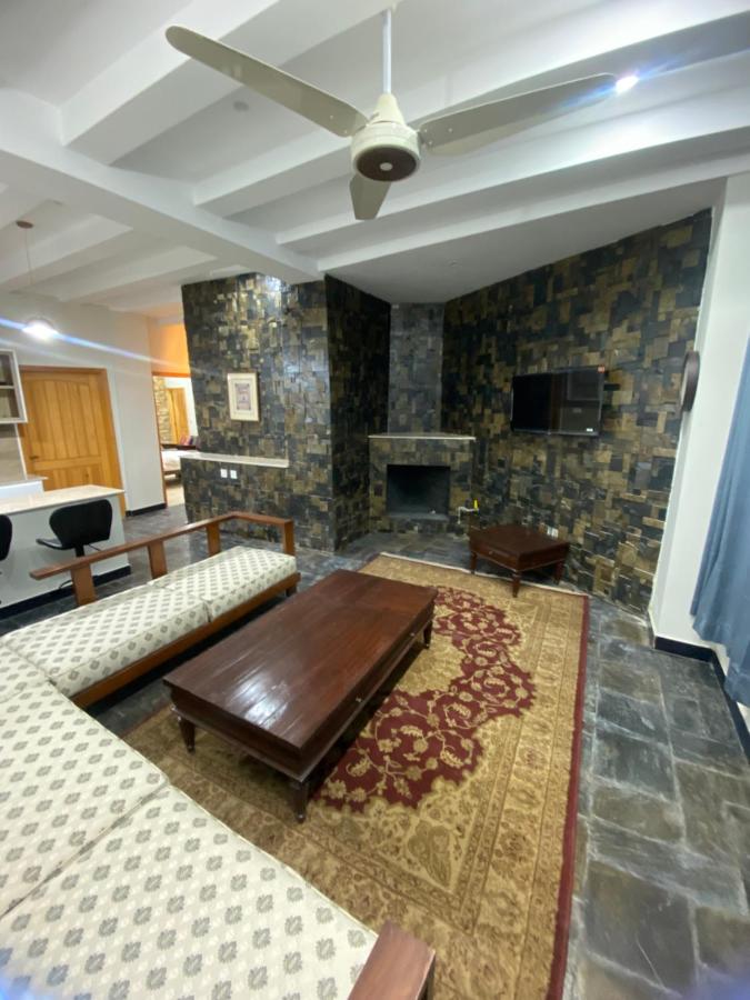 Two-Bedroom Apartment with Mountain View