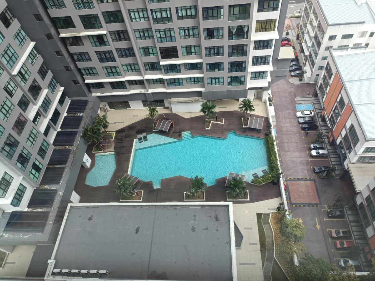 Conezion residences, ioi resort city , beside ioi city mall, opposite hospital serdang, UPM and uiteen, putrajaya - Ferienwohnung Putrajaya