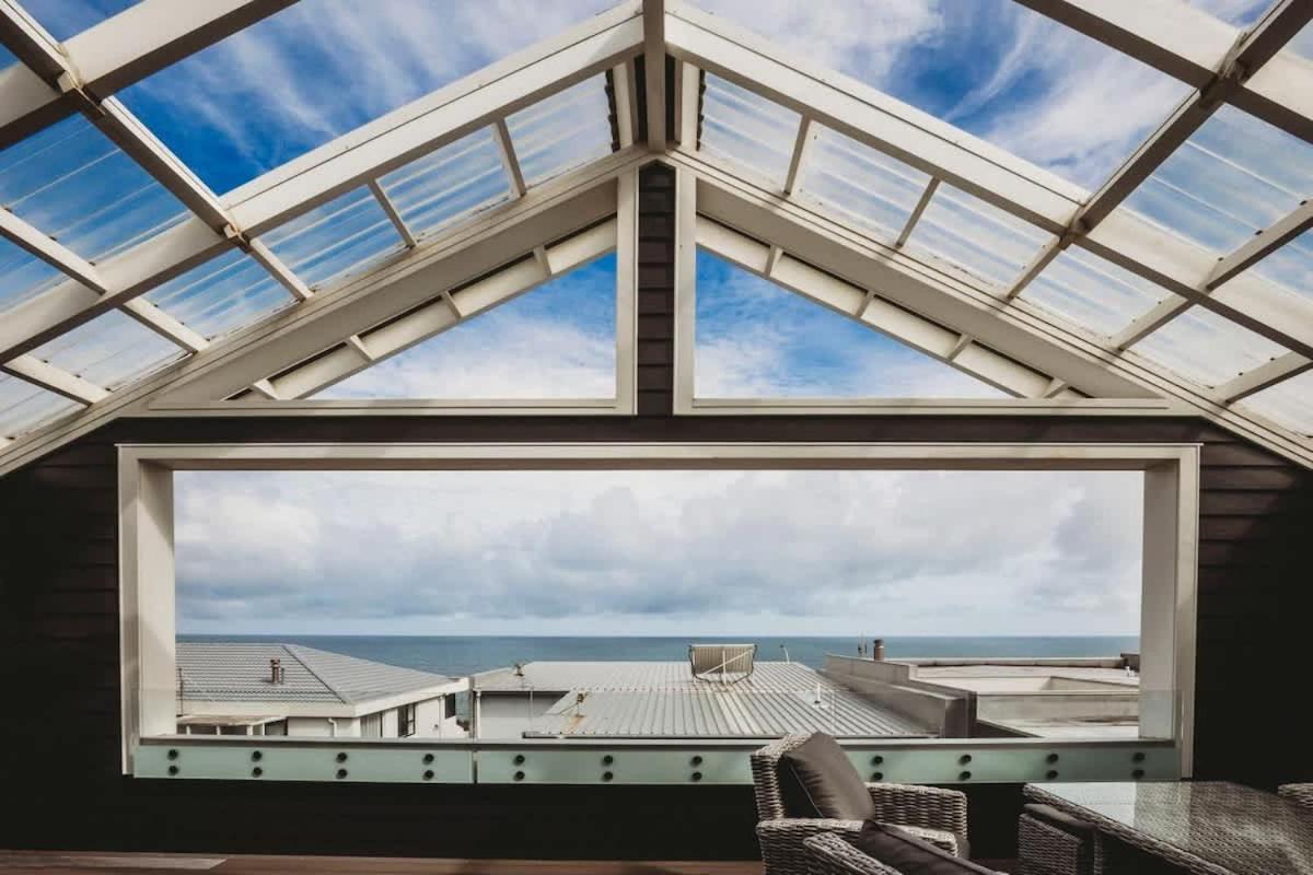 Buller Noire - luxury New Plymouth oceanview home - B&B