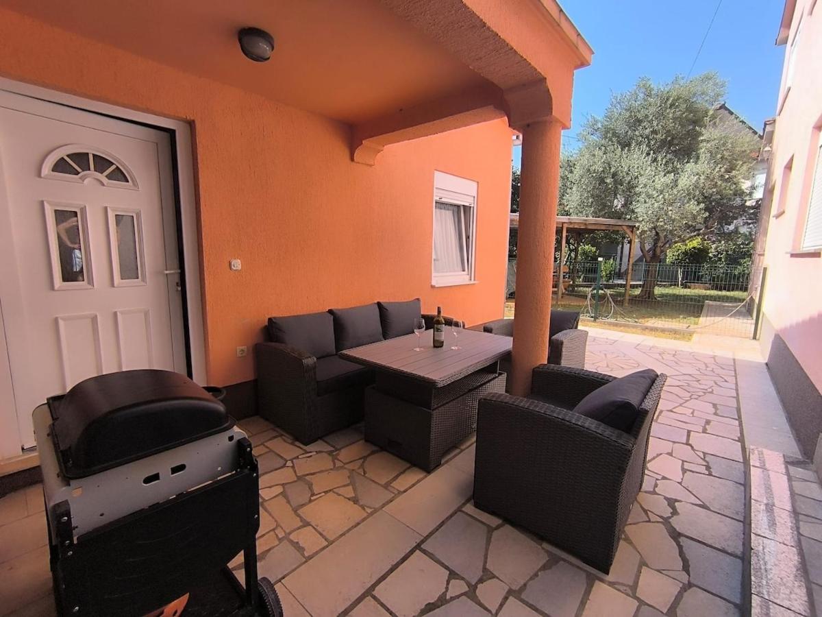 Small house apartment near the beach - B&B Valbandon