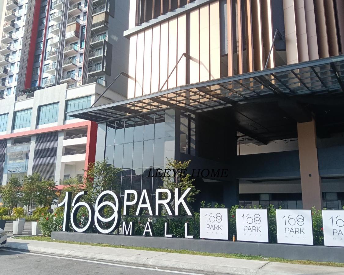 168 Mall Selayang Batu Caves Totoro Theme Residence - B&B