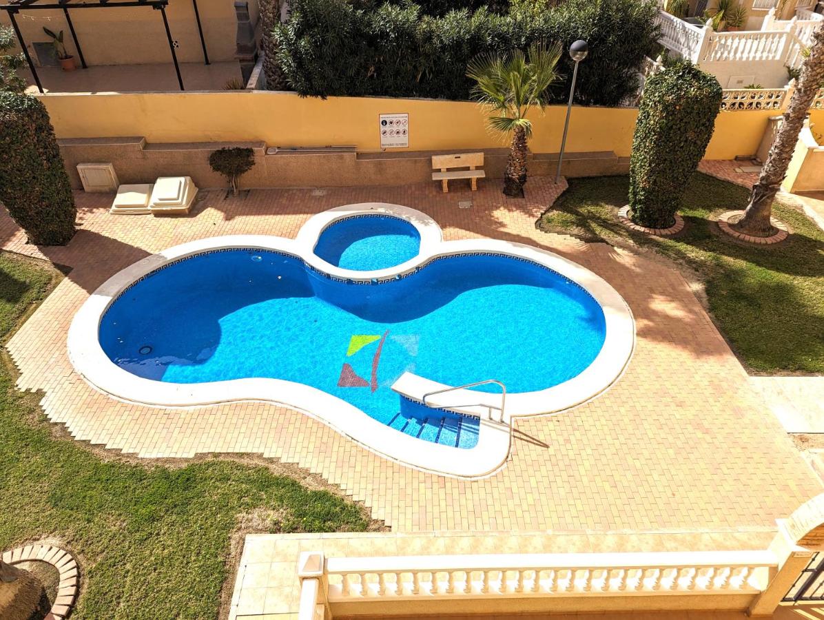 Fantastic 2 bedroom apartment in walking distance to all amenities - B&B Villamartin