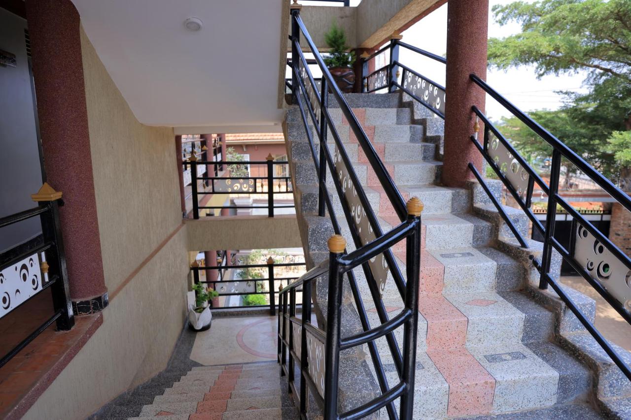 AG Home - Kampala - B&B
