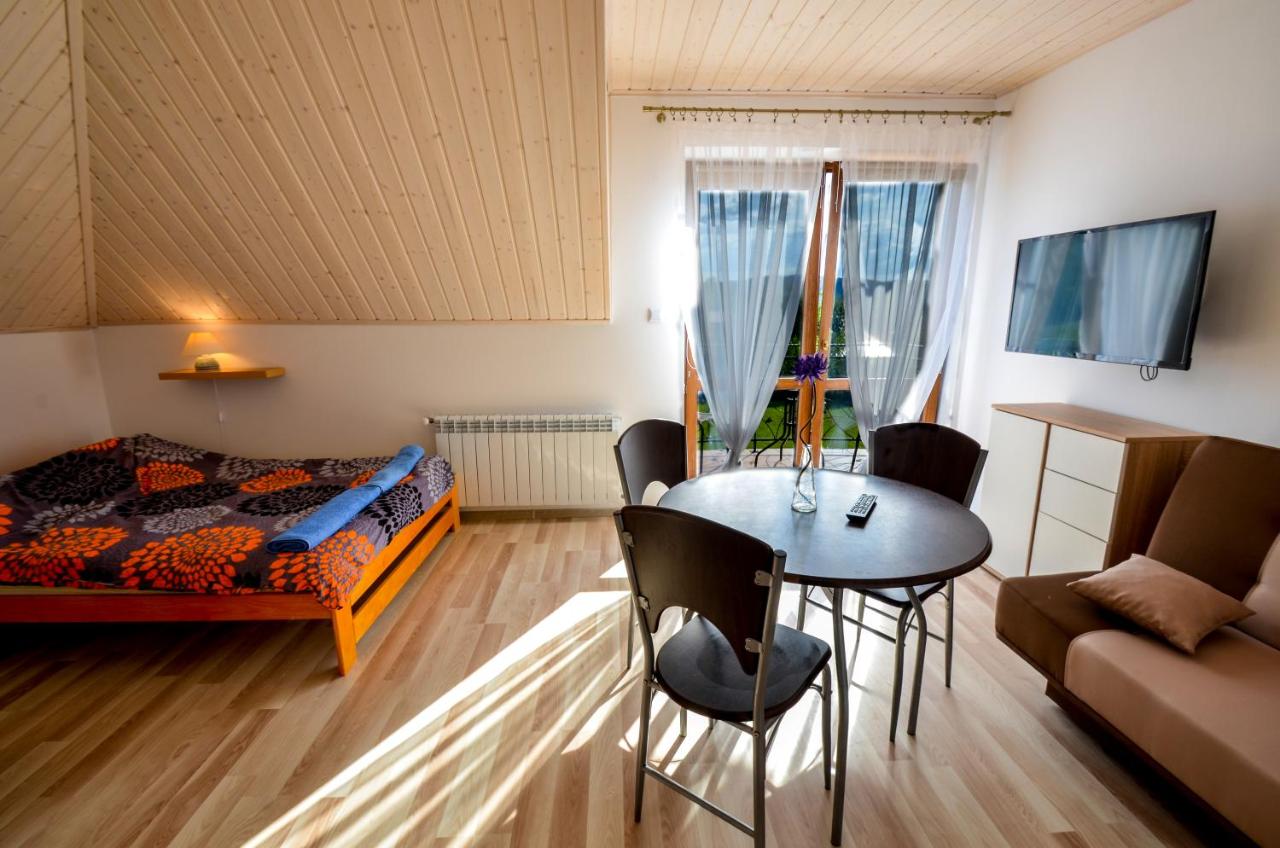 Dreibettzimmer mit Balkon