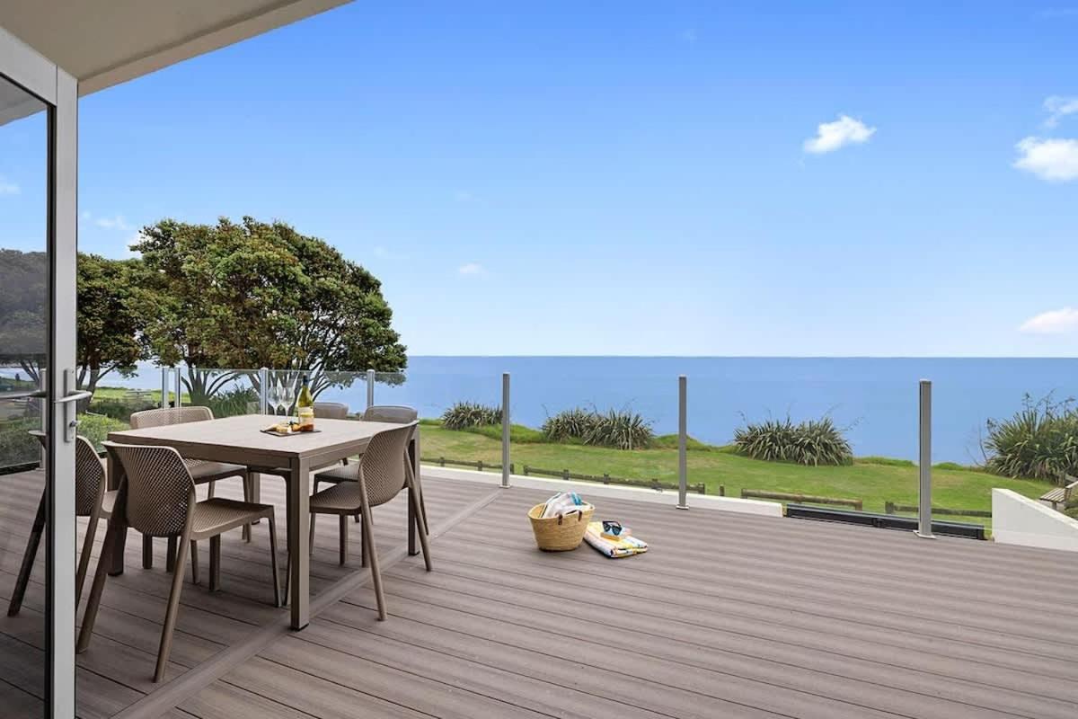 Beachfront Breeze - sea views for days - B&B Nueva Plymouth