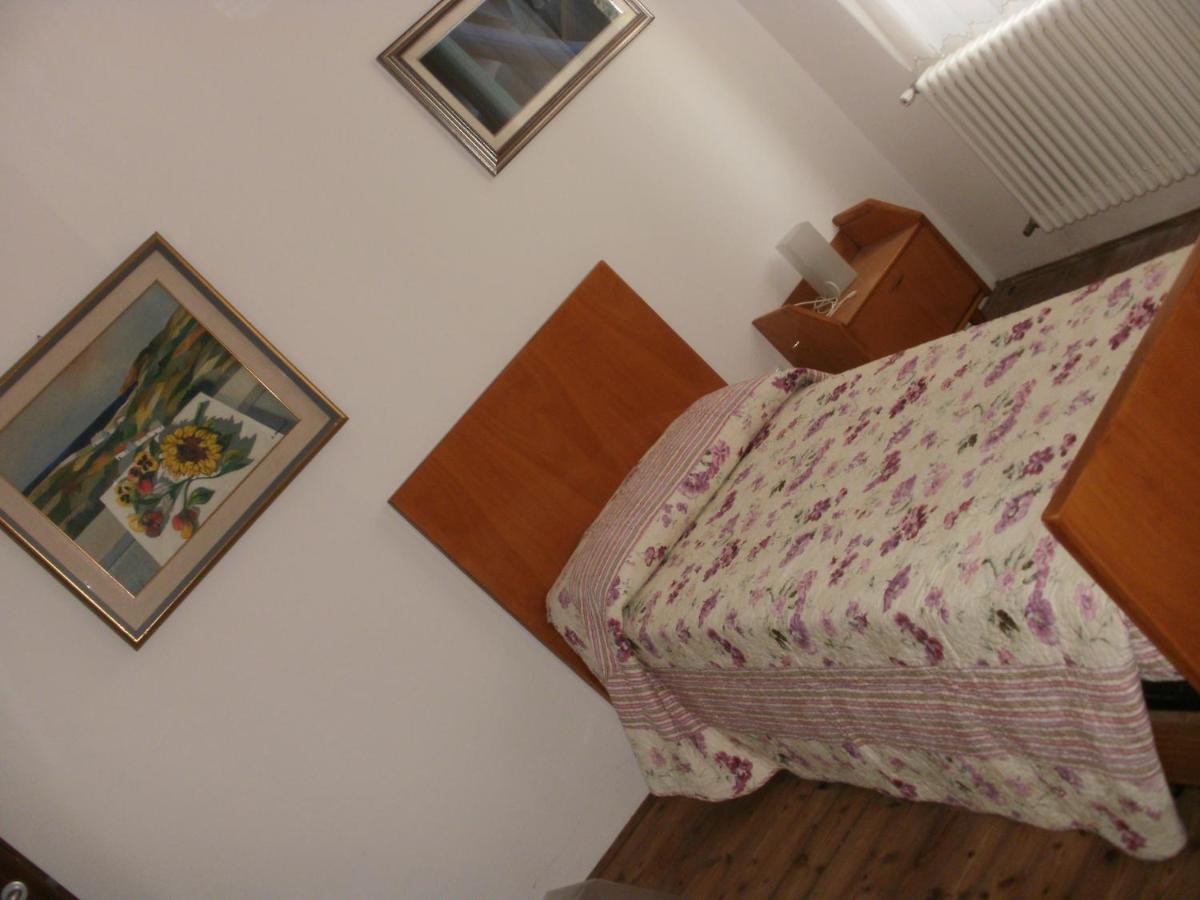 Single Room with Shared Bathroom