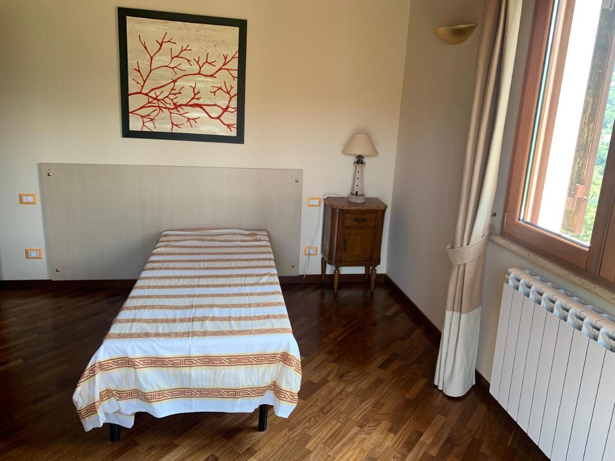 Camera Doppia con Letti Singoli con Bagno Privato