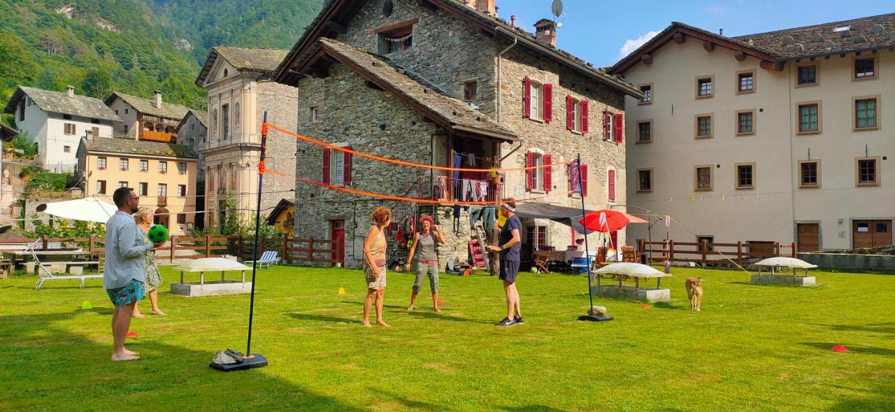 Ground floor apartment with garden - B&B Campertogno