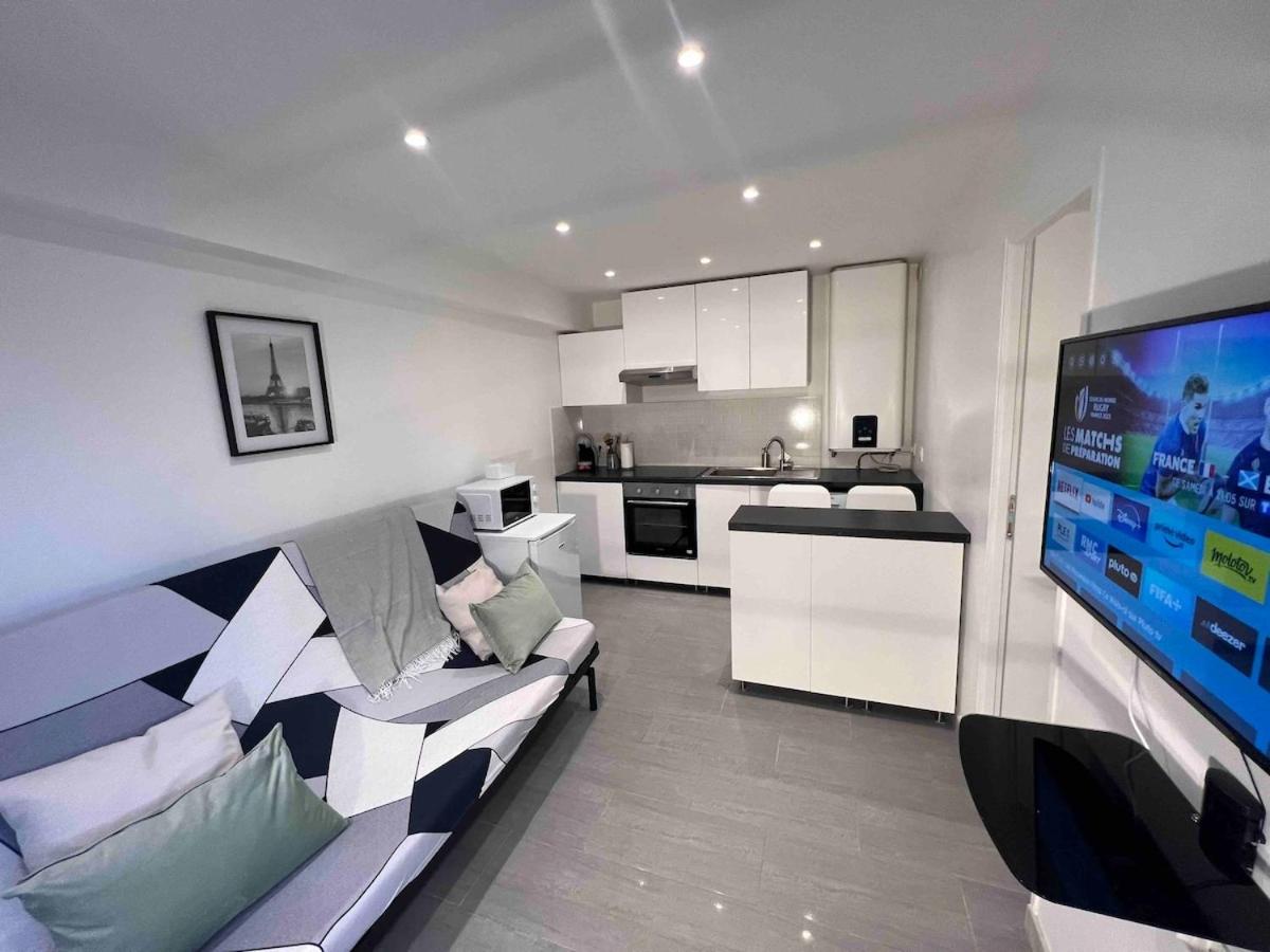 F2 Independent new city center Epône - B&B