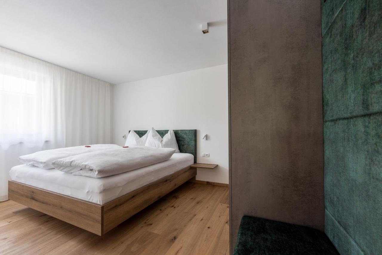 One-Bedroom Apartment with View