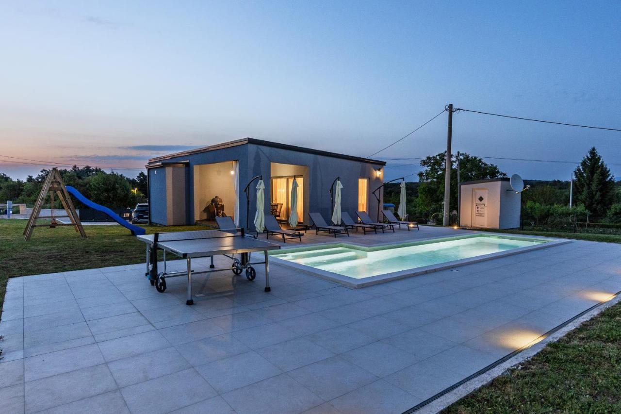 Villa Hera with Private Pool in Istria Quiet Location and Modern Design - B&B