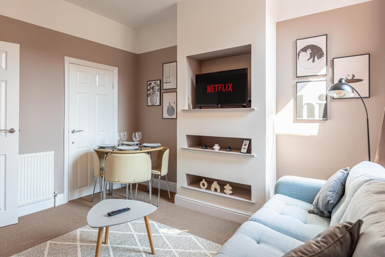 Stylish 3-Bed House in Coventry with Free Parking - B&B