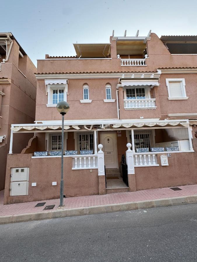 Luminoso Adosado con Terraza y Piscina junto al Mar - Bed and Breakfast Santa Pola