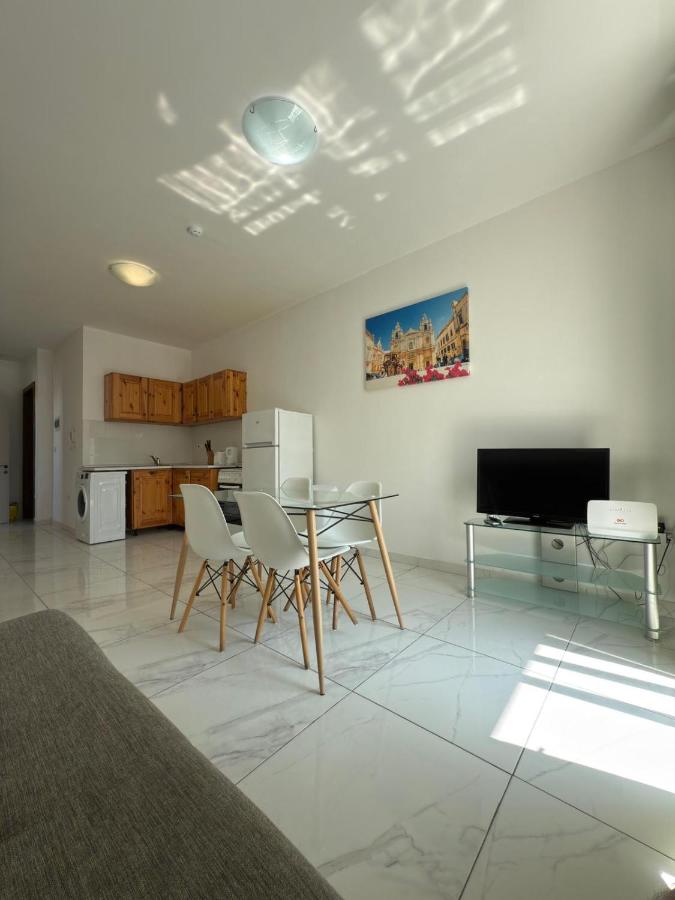 2-Bedroom Apartment in Gzira R3A - Ferienwohnung Il-Gżira