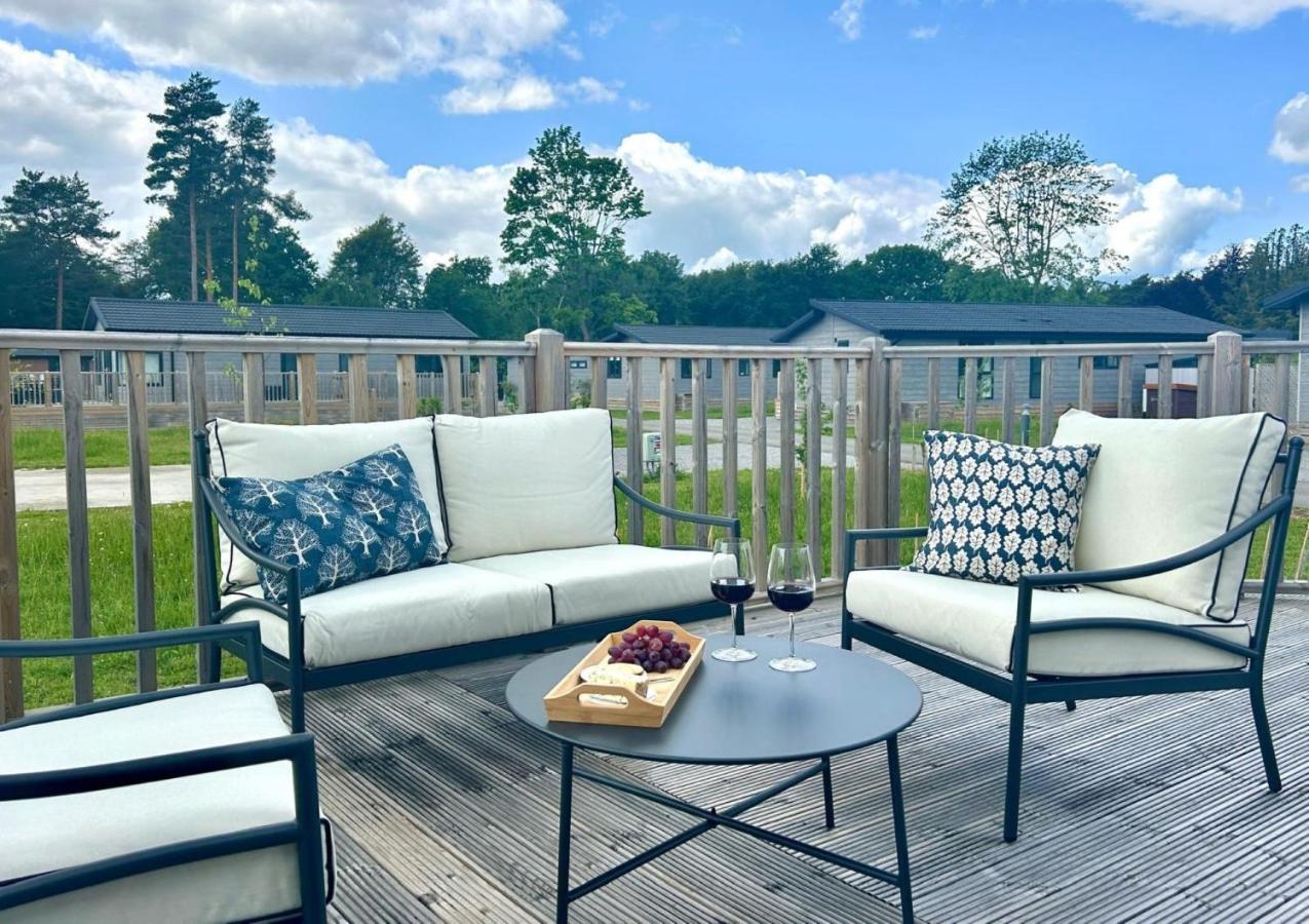 Hollicarrs - Oak Tree Lodge - B&B