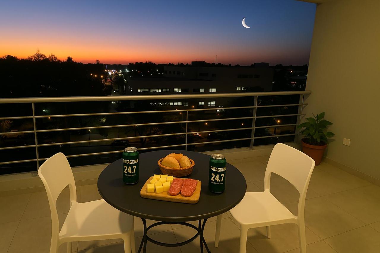 NORDELTA- Departamento con Terraza Privada, Cochera Cubierta, Gym y Piscina - B&B