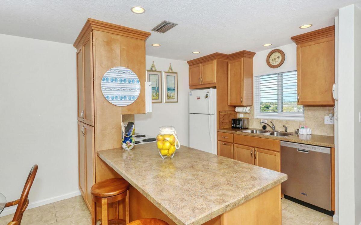 Crescent Royale Condominiums 6E - B&B Siesta Key