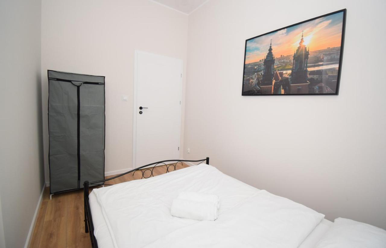Single Room with Shared Bathroom