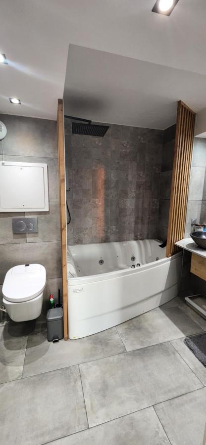 Duplex balneo cosy proche CDG et Stade de France - Chambres d’hôtes La Courneuve