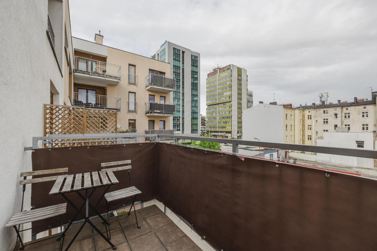Jeżyce Cozy Nest Apartment by BookingHost - B&B Posnania