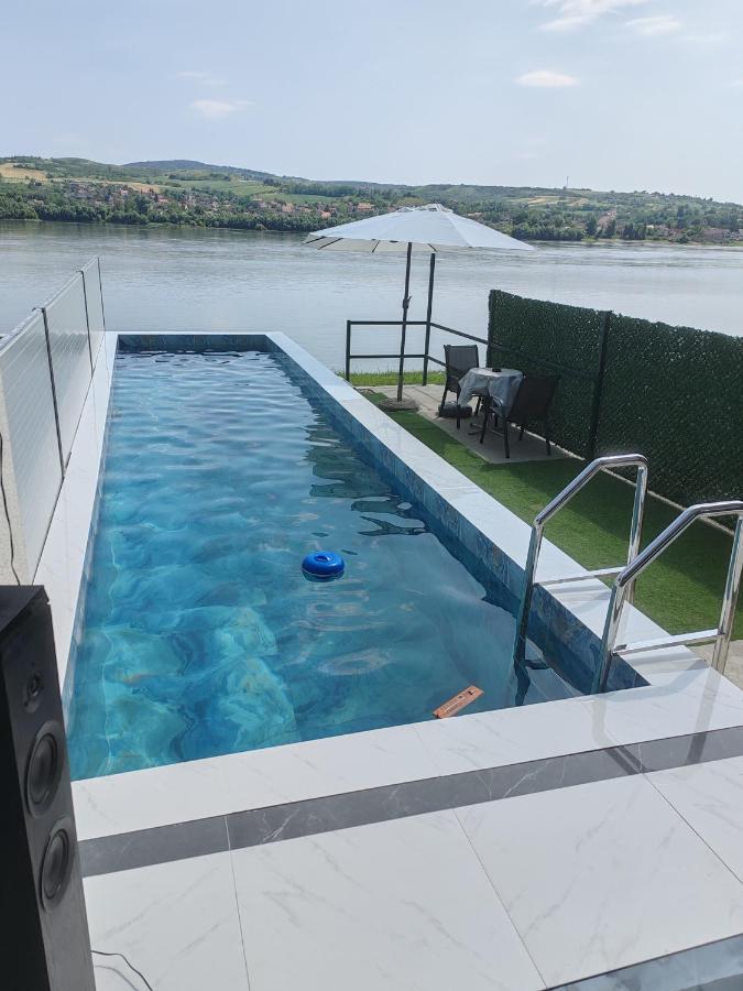 Vila ČAROLIJA Futog - B&B Futog
