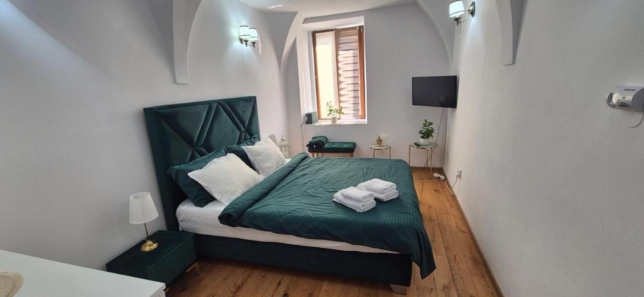 Grand Plaza Iedera 2 apartment - B&B Sibiu