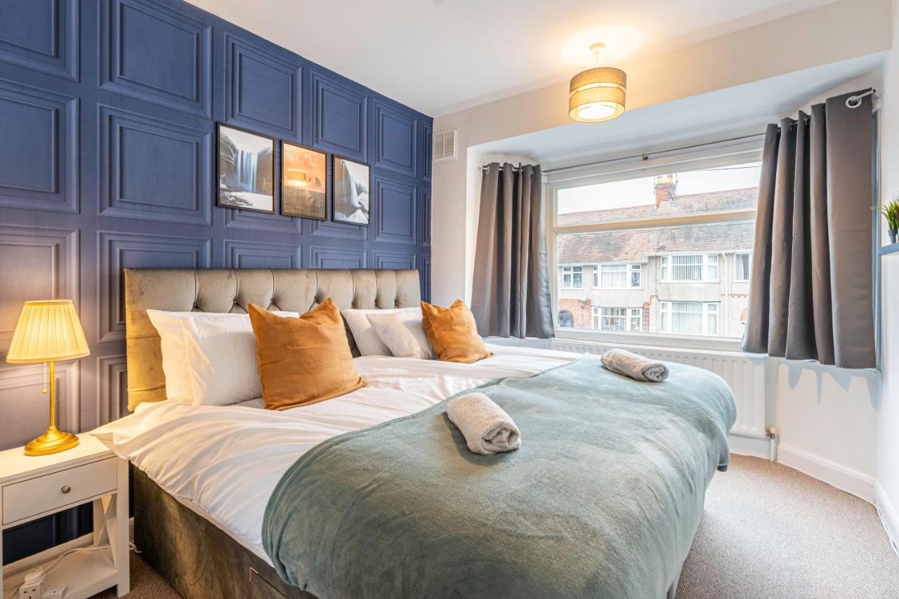 Spacious 3-Bed with parking NEAR NEC & BHX AIRPORT - B&B