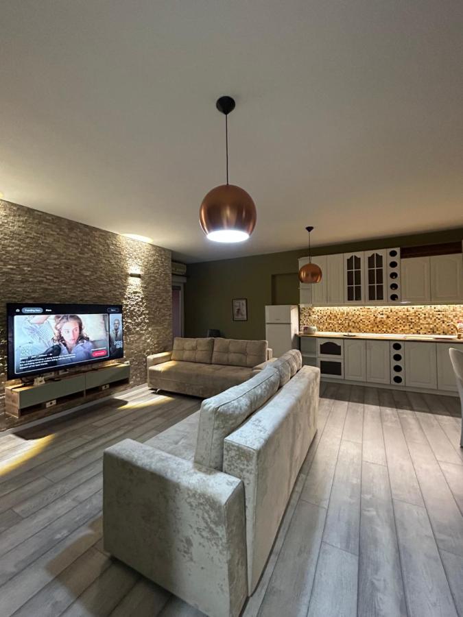Alles Air Albania - B&B