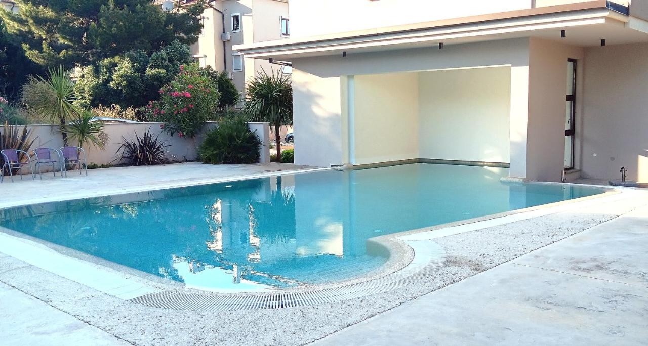 Premium Apartman Pina - Chambres d’hôtes Premantura