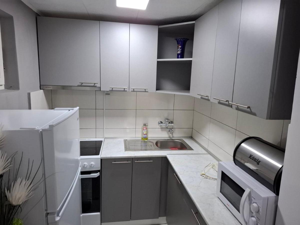 City for two Apartment with parking - B&B Novi Sad