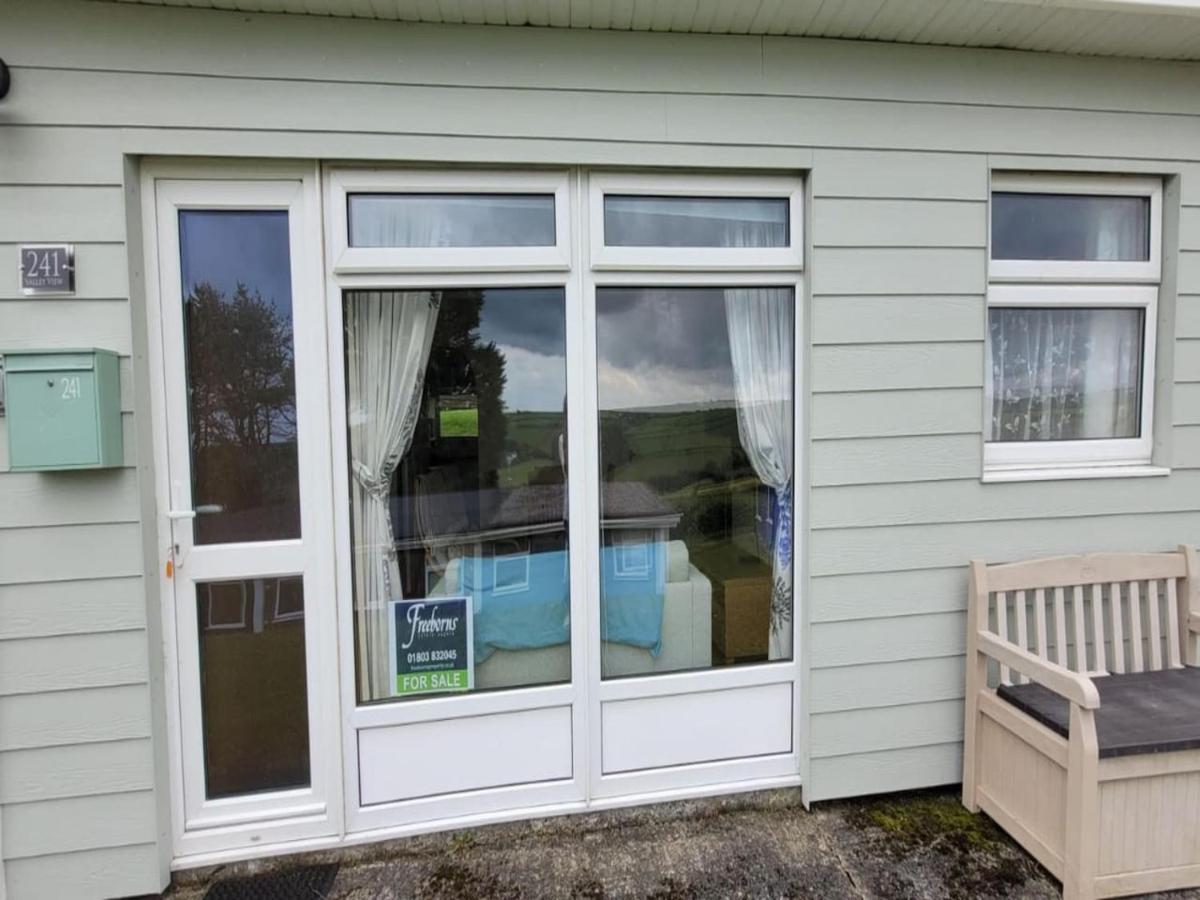 2 Bed Chalet with Amazing Views - Bed and Breakfast Dartmouth