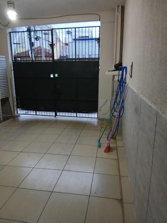 Casa térrea com garagem! Região Central, próximo a Igreja - Ferienwohnung Aparecida